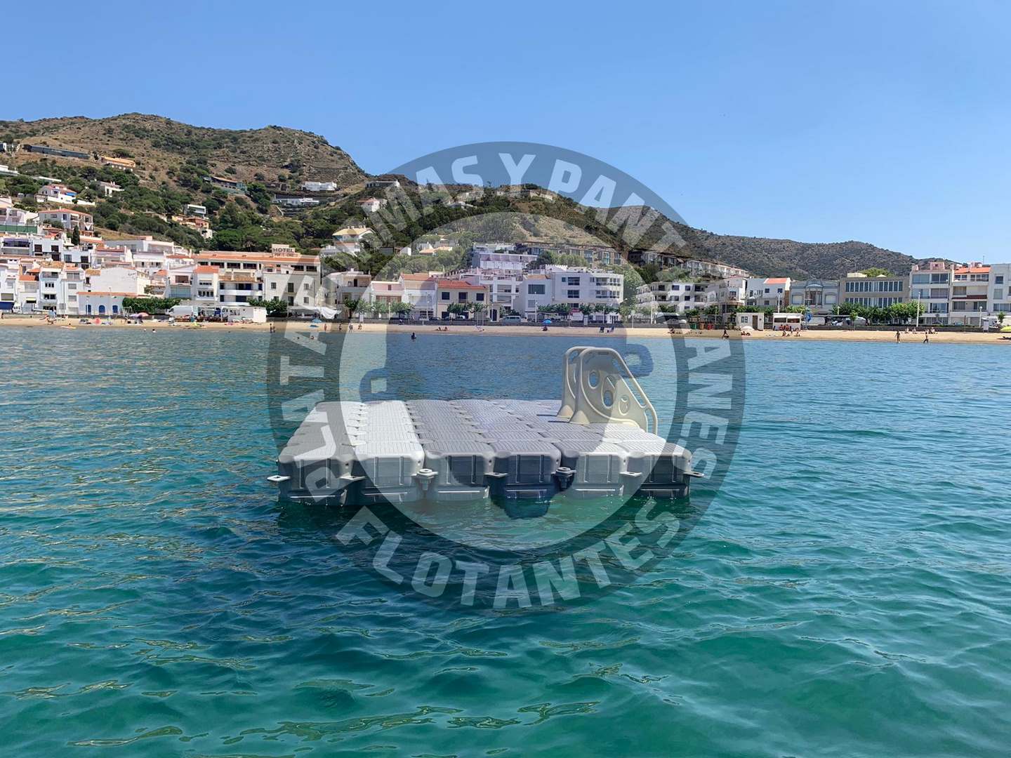 Plataforma flotante con escalera