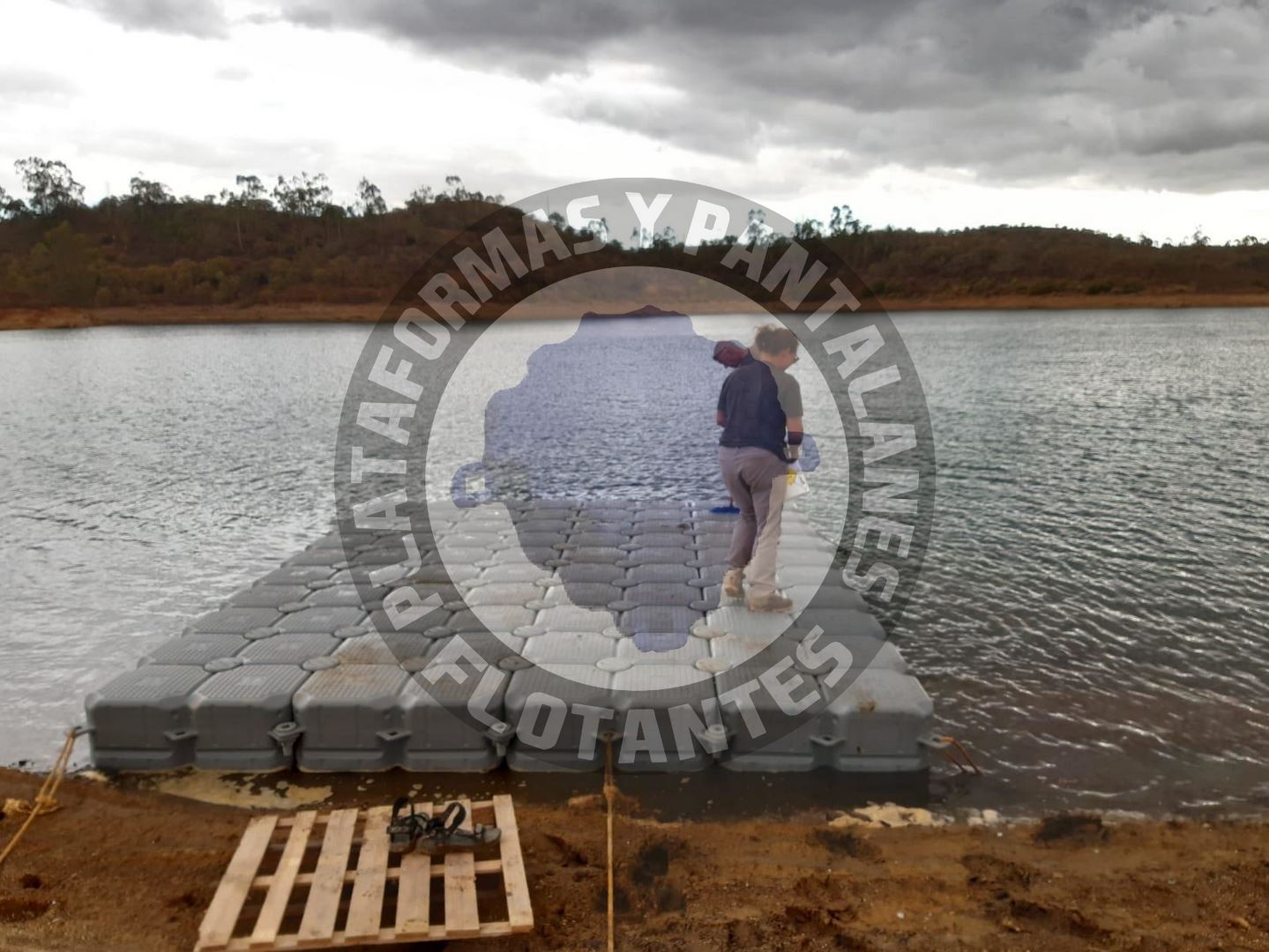 Pontana flotante