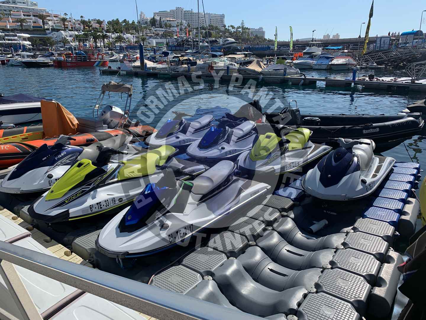muelles motos de agua