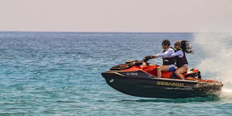 moto de agua multiplaza
