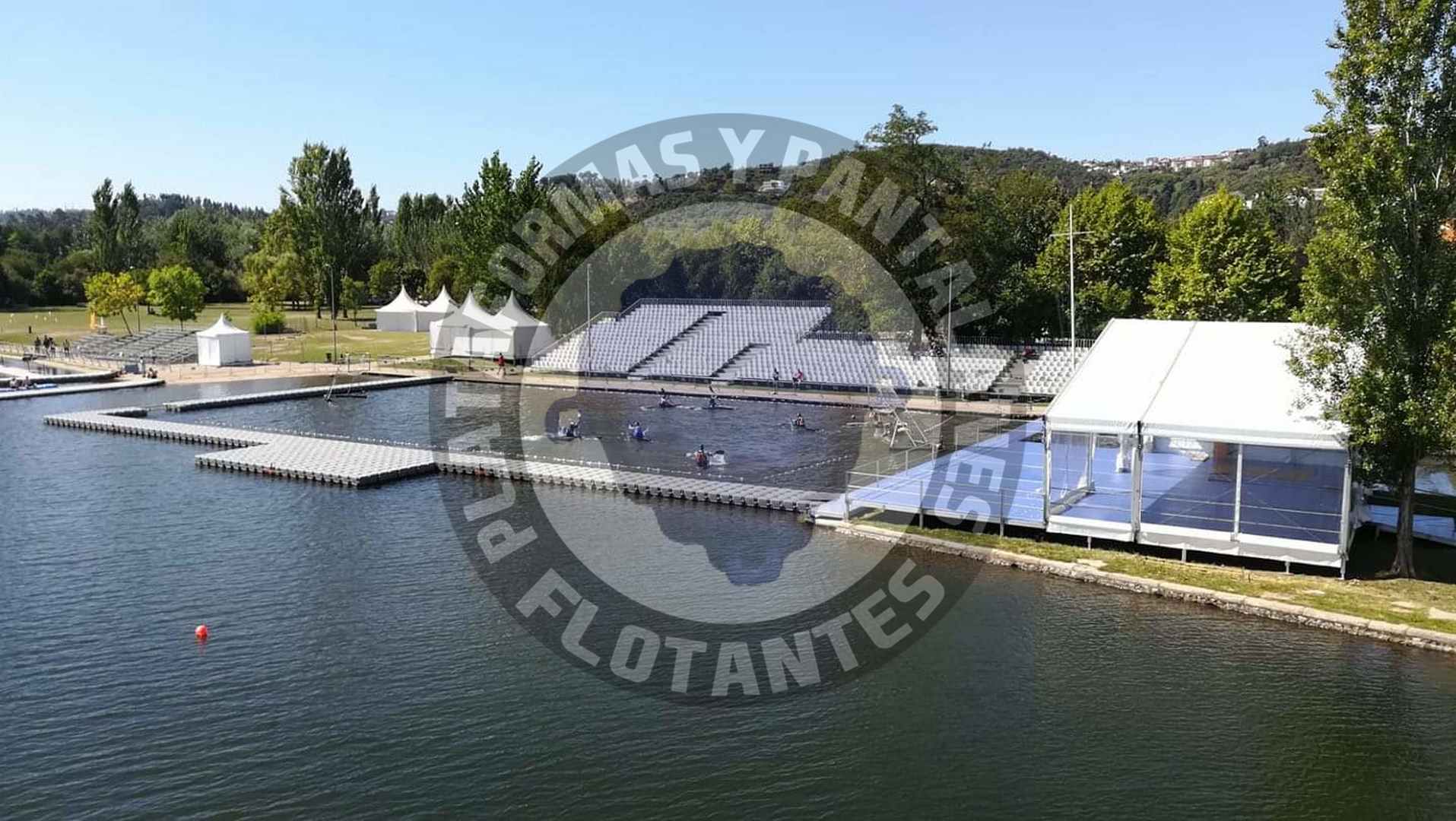 Estructura flotante para evento deportivo