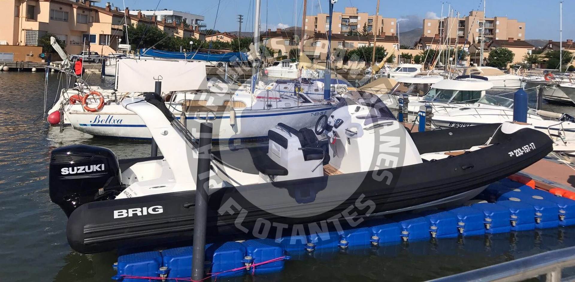 Plataforma flotante para embarcación semirrígida de 8 m