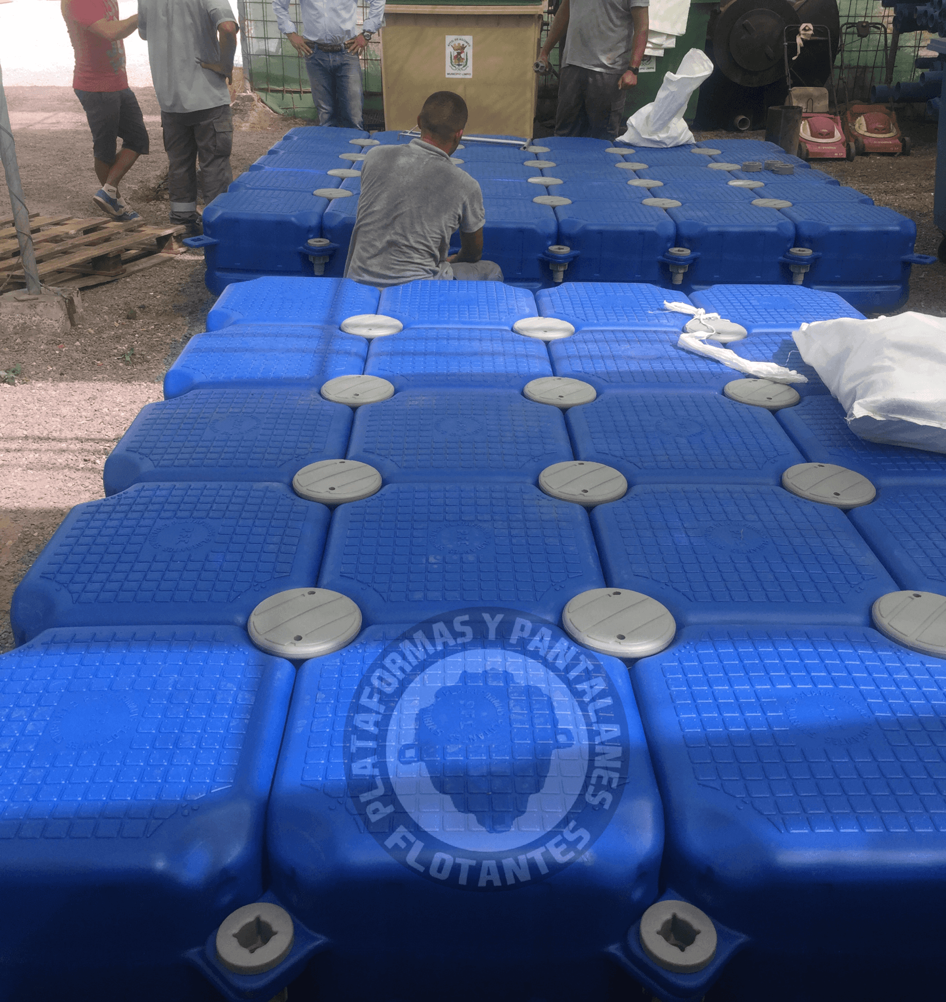 Montaje de plataforma de ocio