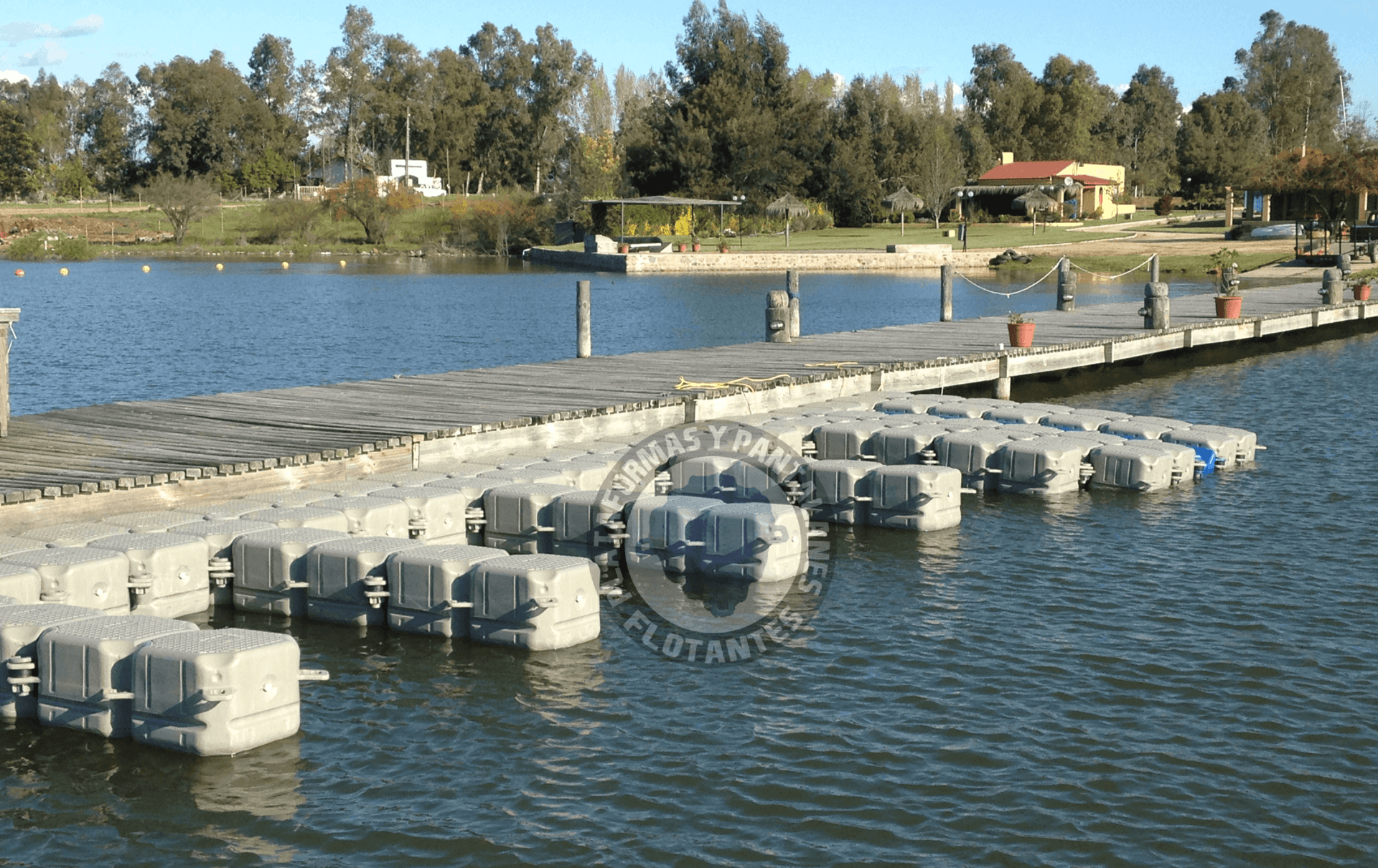 Pasarela flotante embarcadero