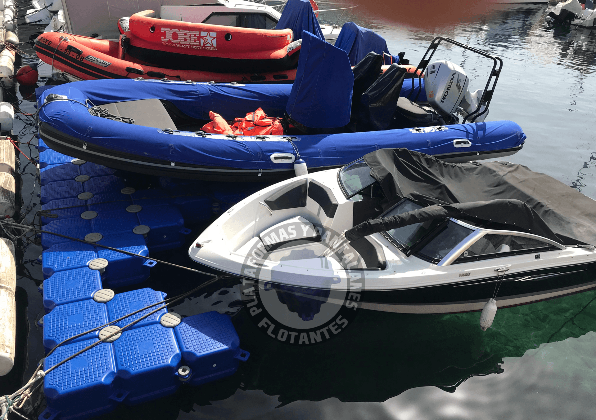 Plataforma flotante para embarcar