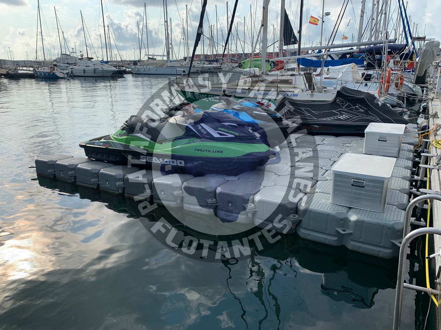 plataforma flotante motos valencia