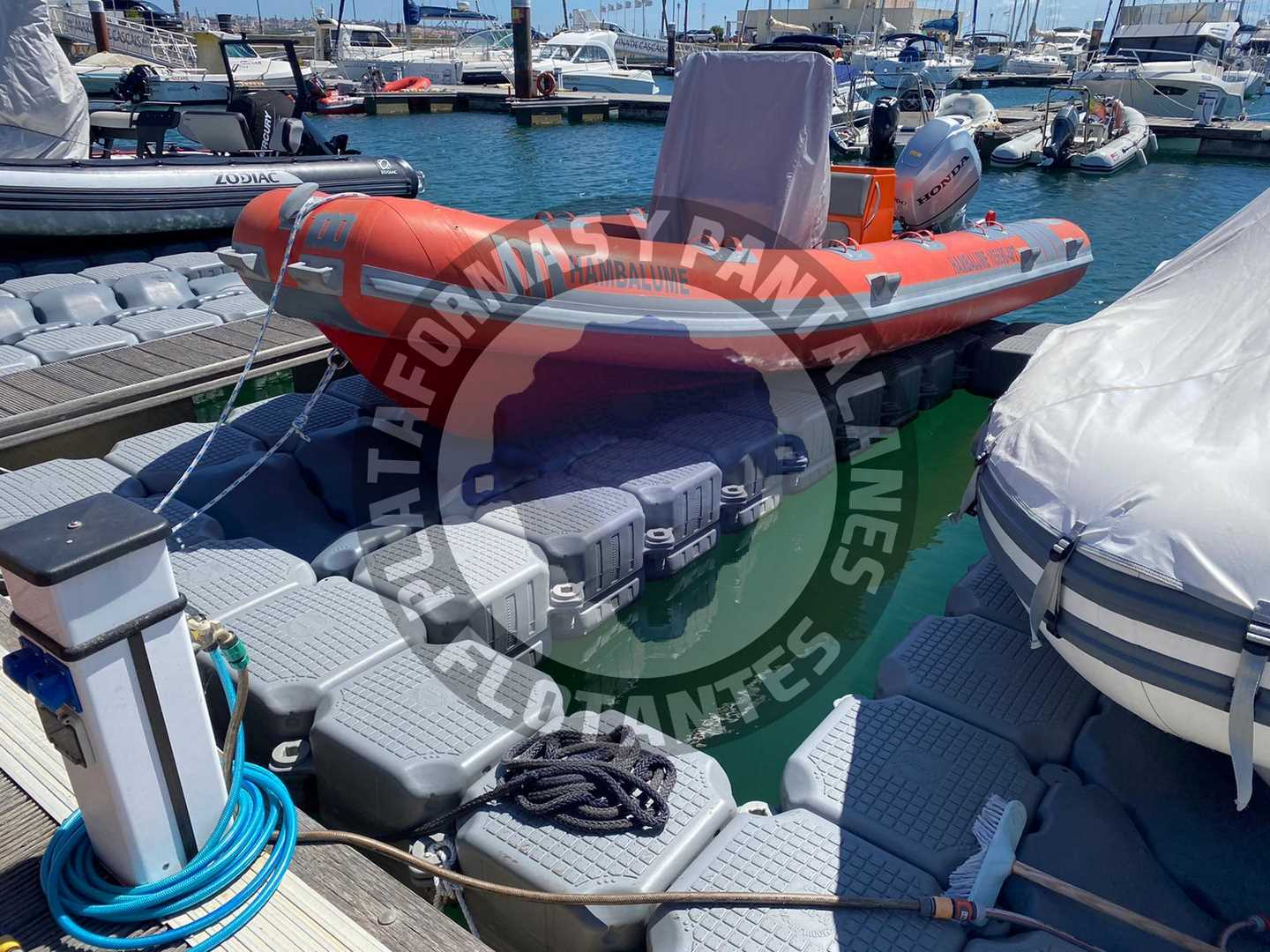 plataforma flotante semirrigida