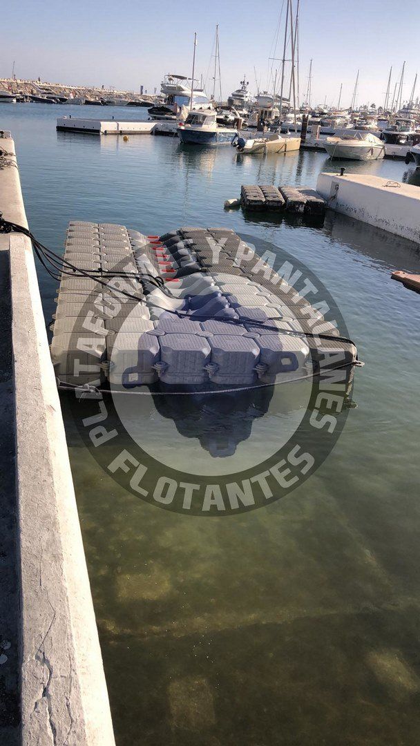 pantalanes flotantes con rodillos