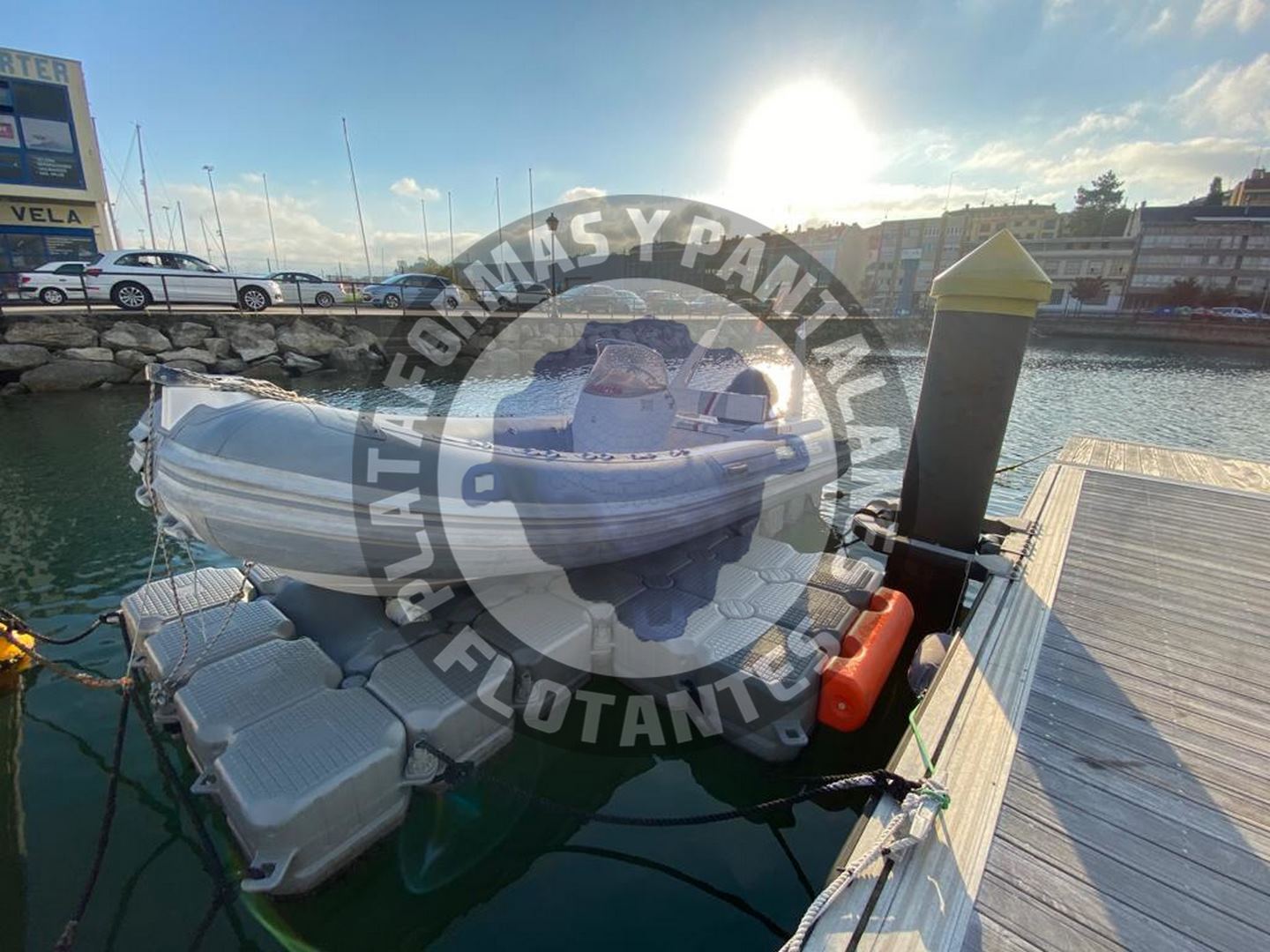 plataforma flotante para barca neumatica
