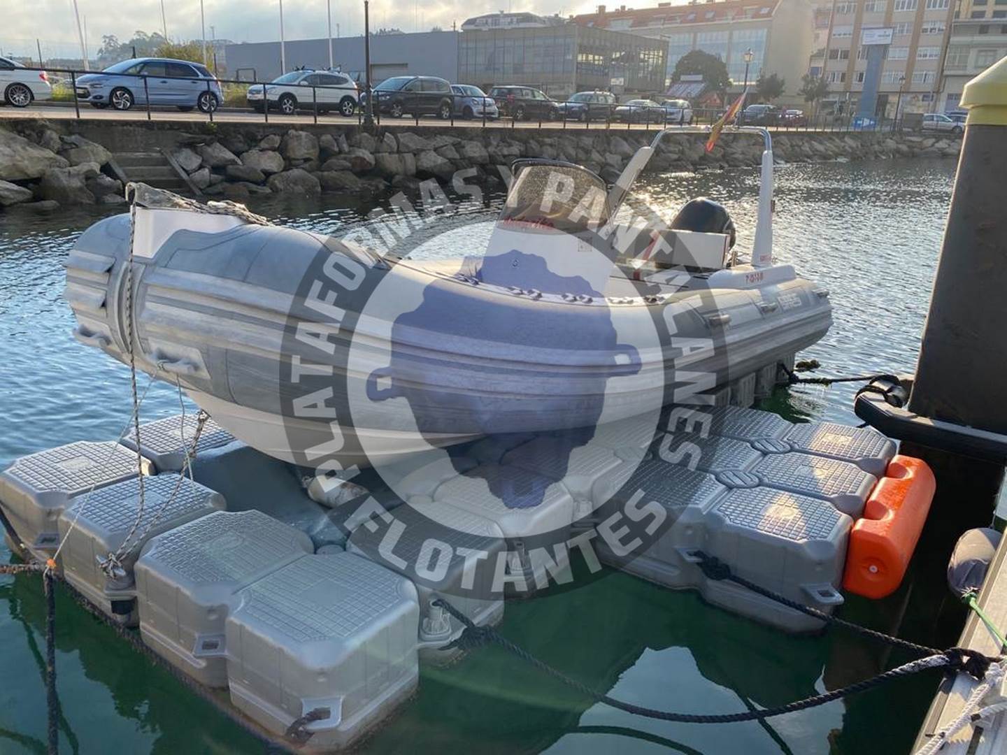 plataforma flotante para embarcación