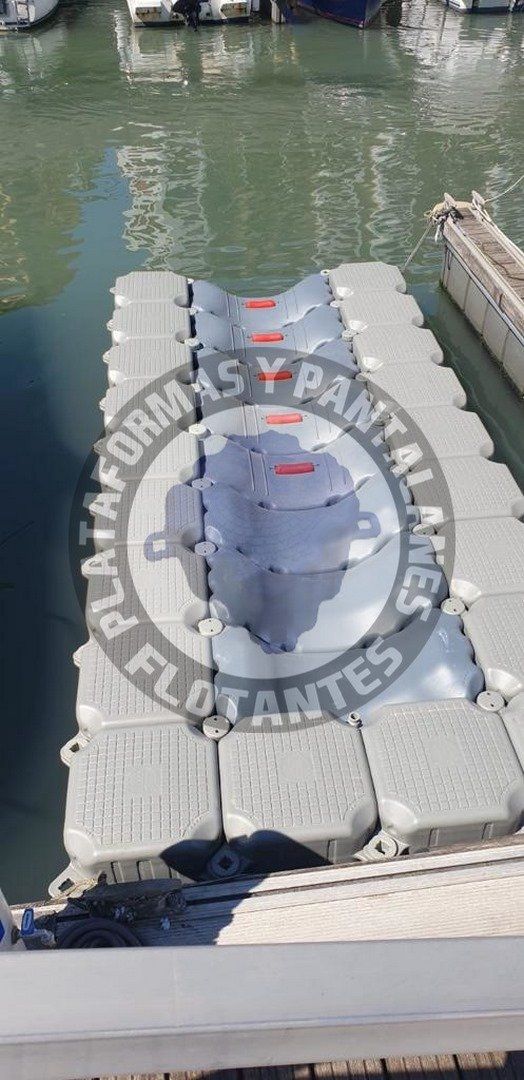 Plataforma flotante para embarcación de 5 m