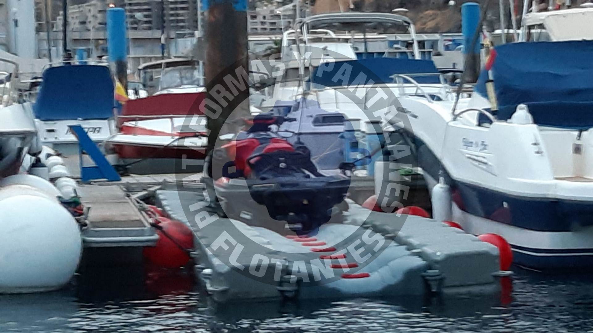 plataforma flotante de jet ski