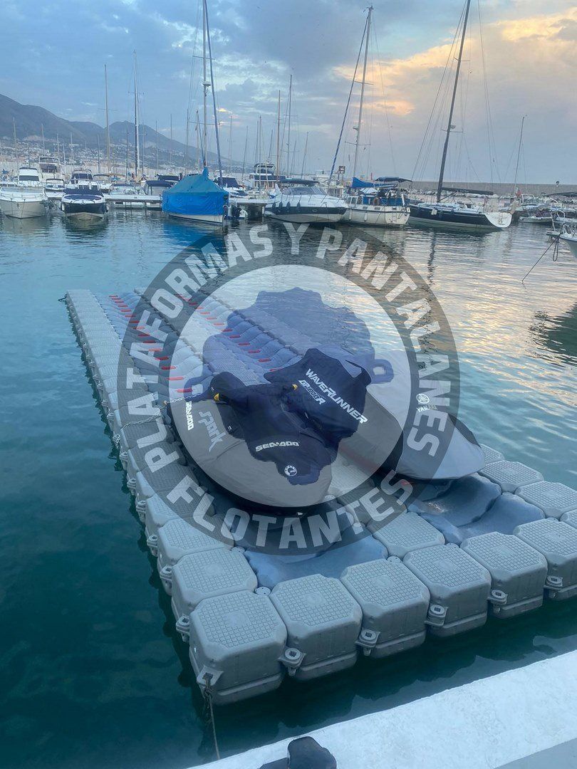plataforma flotante para moto de agua