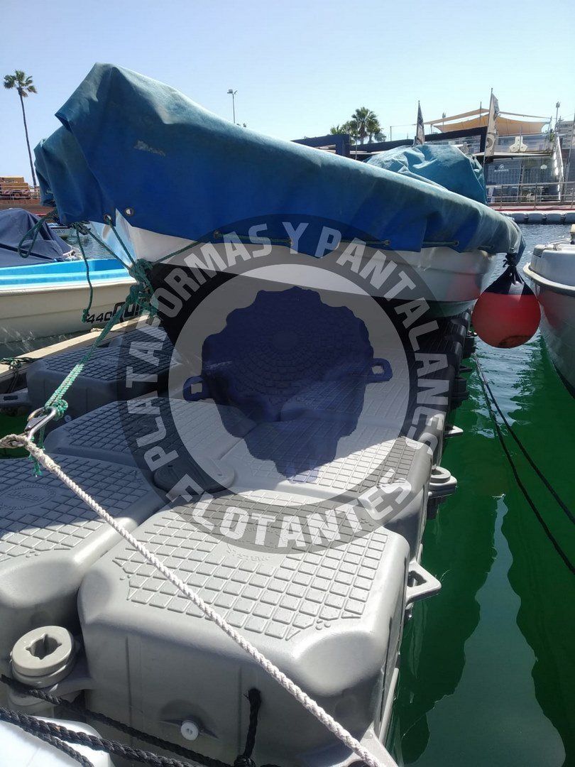 Plataforma flotante para barco