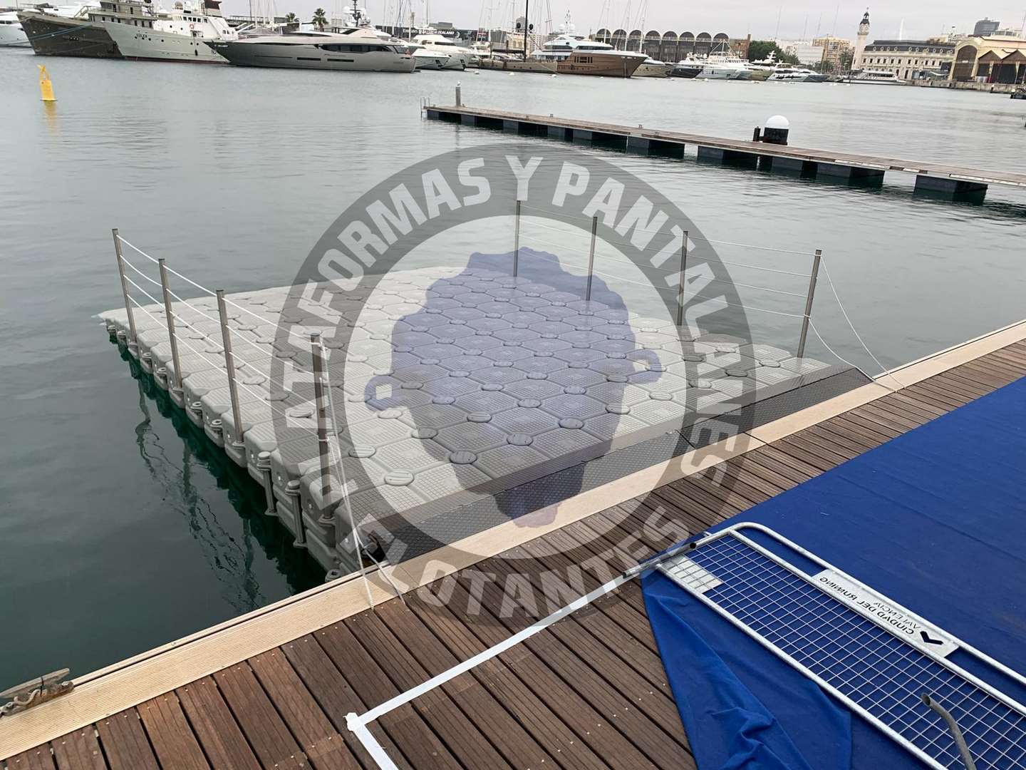 Pontón flotante para competición de triatlon