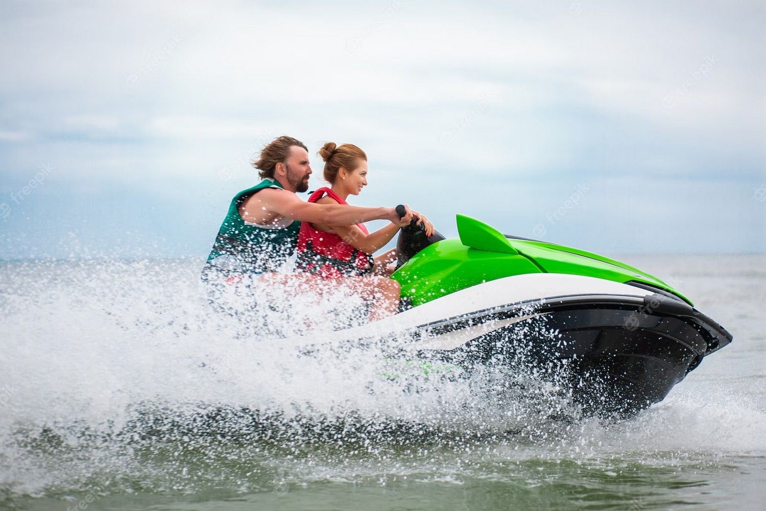 MOTO DE AGUA EN PAREJA