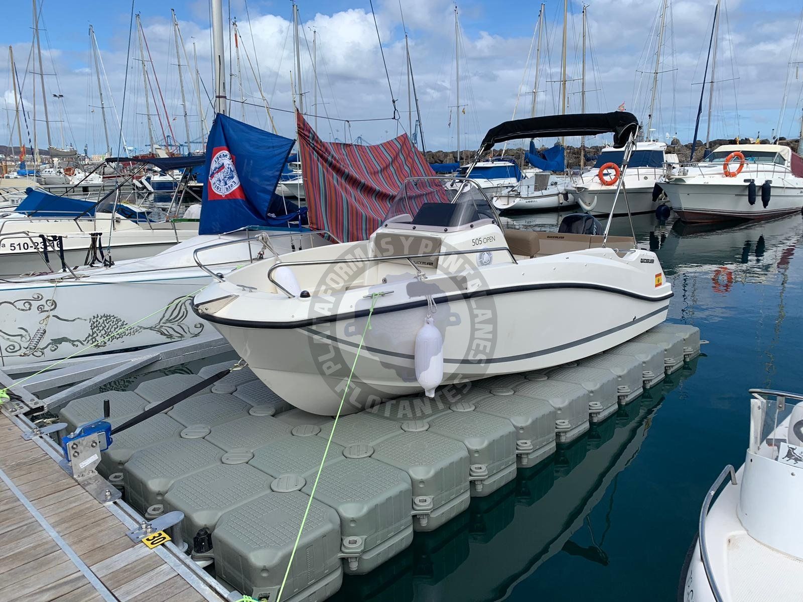Plataforma flotante para barco
