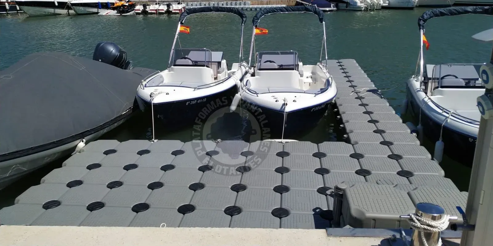 plataforma flotante puerto deportivo
