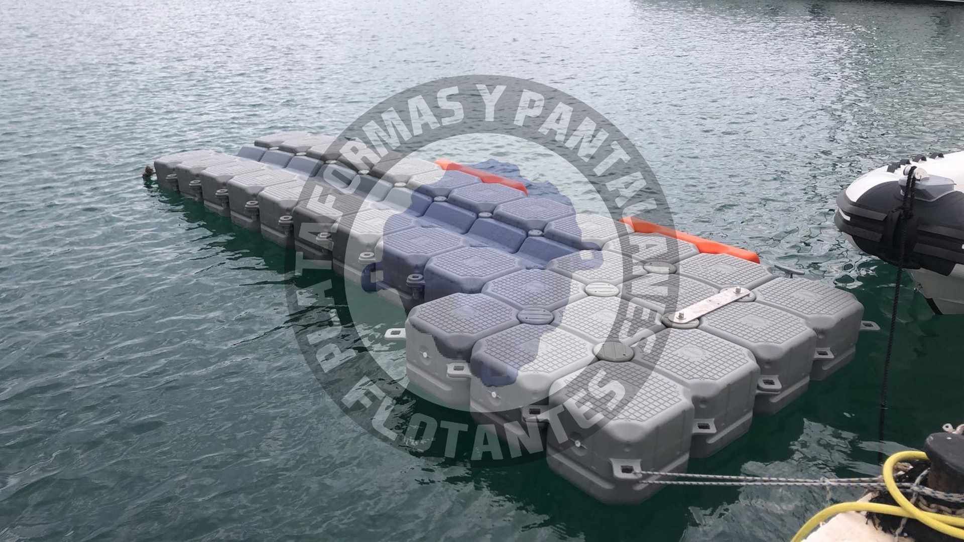 plataforma flotante para barcos