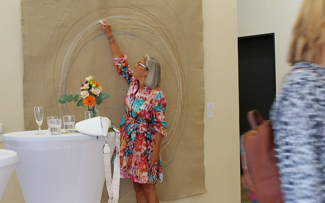 Der_bewegte_Flur_Kunstausstellung_interaktive_Kunst_Malerei