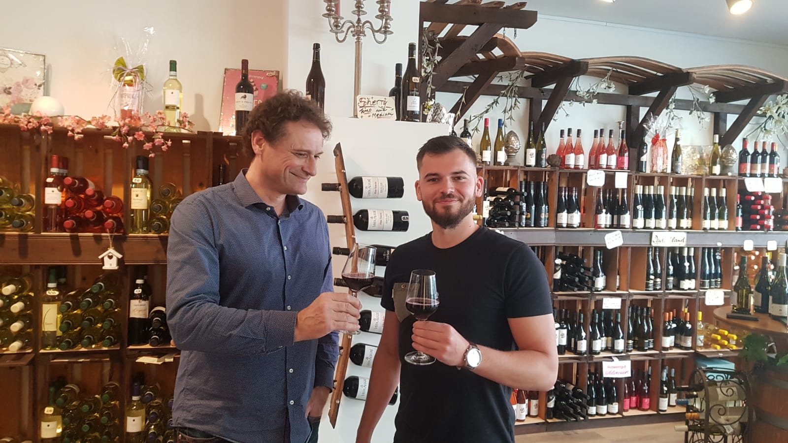 Das Team vom Weinkontor Debusmann in Solingen Das Team vom Weinkontor Debusmann in Solingen