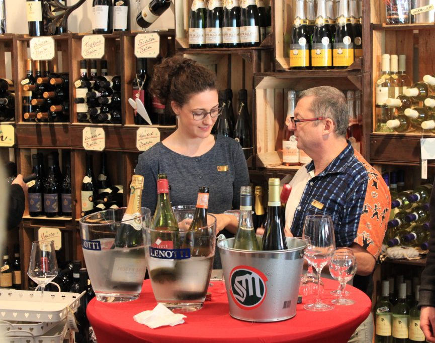 Wir möchten, dass Sie sich als Kunde bei uns wohl fühlen Wir möchten, dass Sie sich als Kunde bei uns wohl fühlen