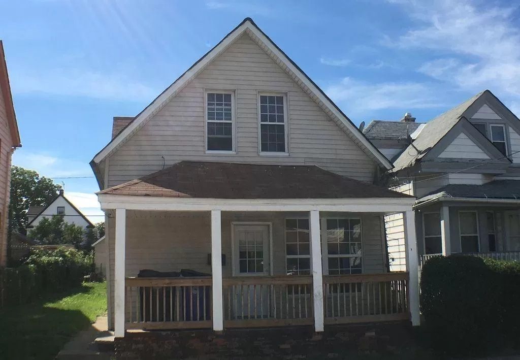 3032 W 104th St. Cleveland, OH 44111