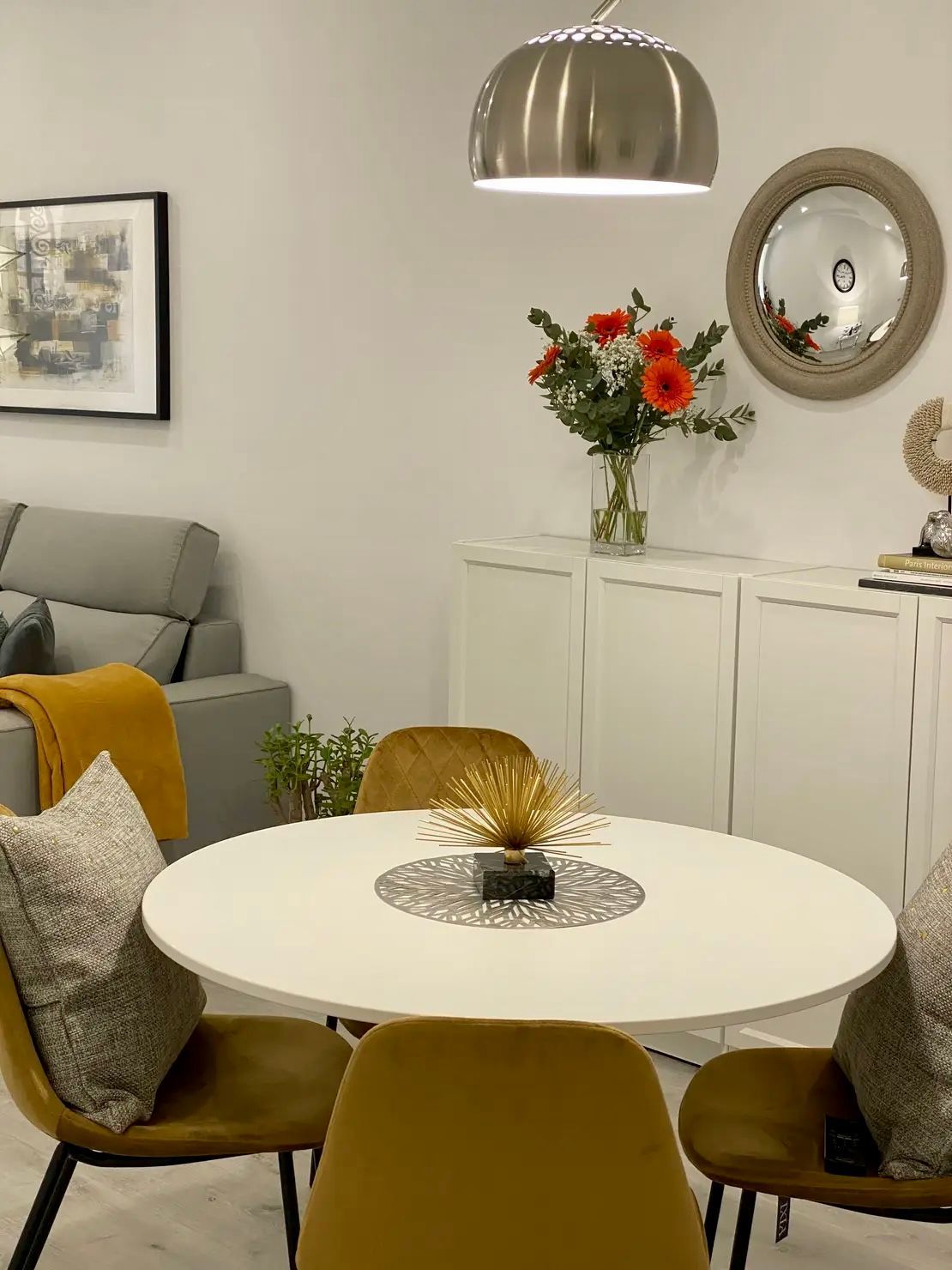 Reflejos en espejo convexo - Piso pequeño Inspiracion al Cuadrado Reflejos en espejo convexo - Piso pequeño Inspiracion al Cuadrado