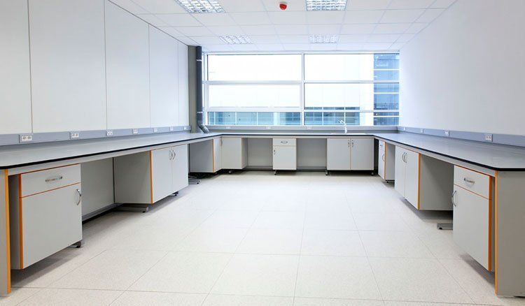 Revestimiento en tablero fenólico usado en mobiliario Revestimiento fenolico usado en mobiliario