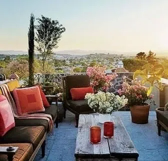Decoración de una terraza al atardecer Decoración de una terraza