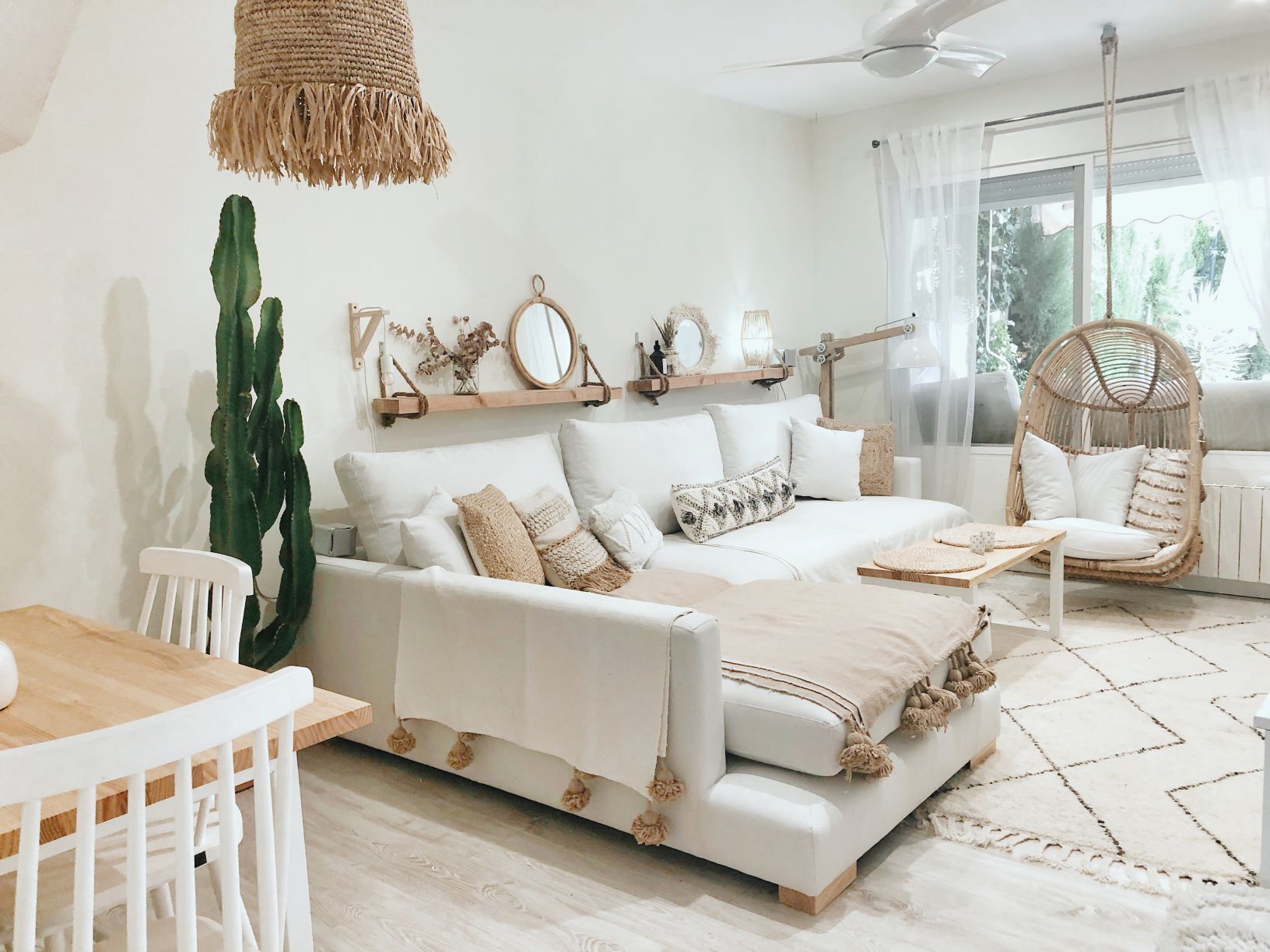 Sofá a medida en colores neutros Sofá a medida en colores neutros