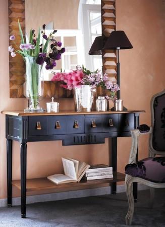 Decorar el recibidor con jarrones