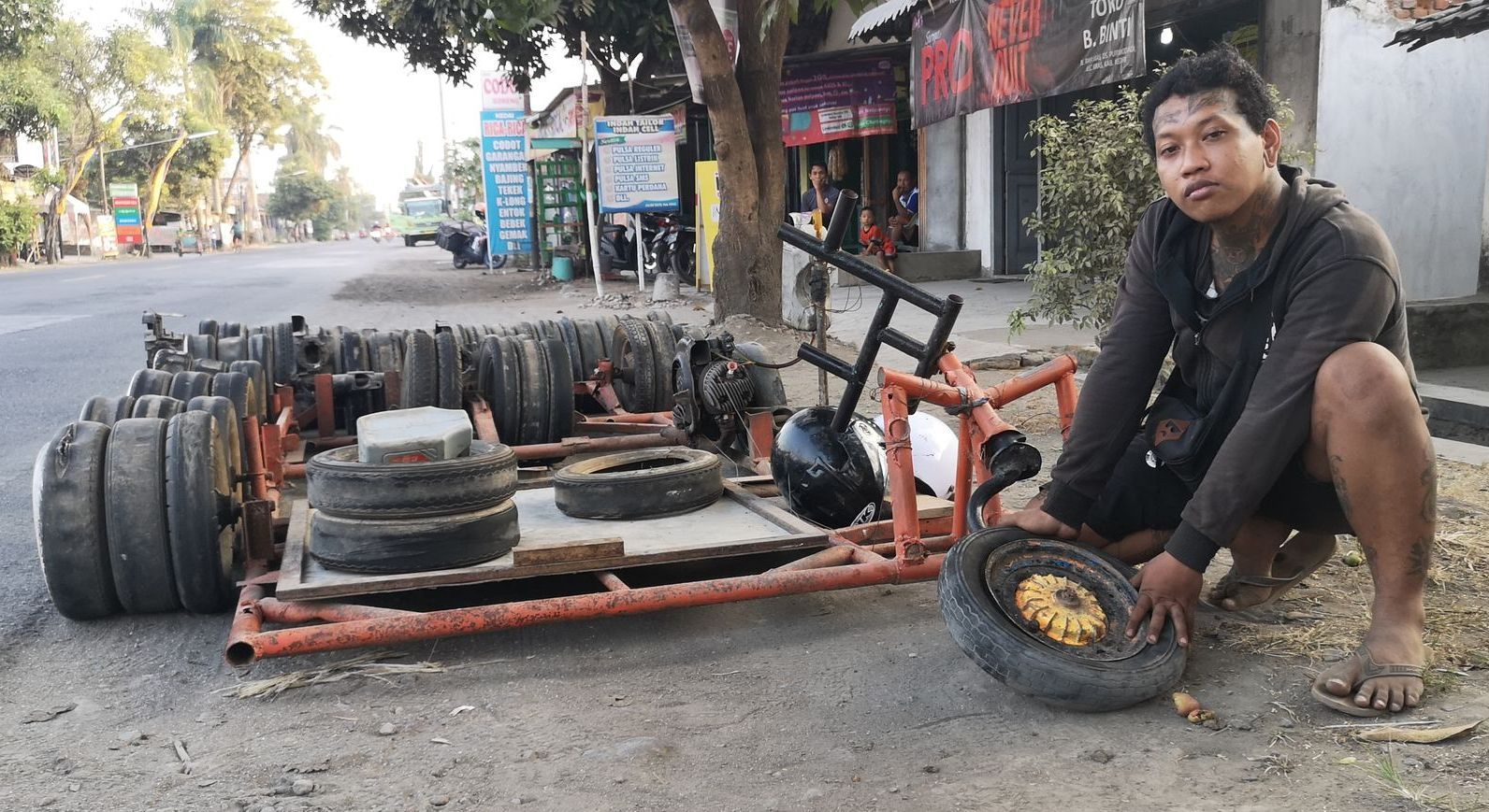Extreme Vespa Tajab Fan mit Vehikel in Indonesien