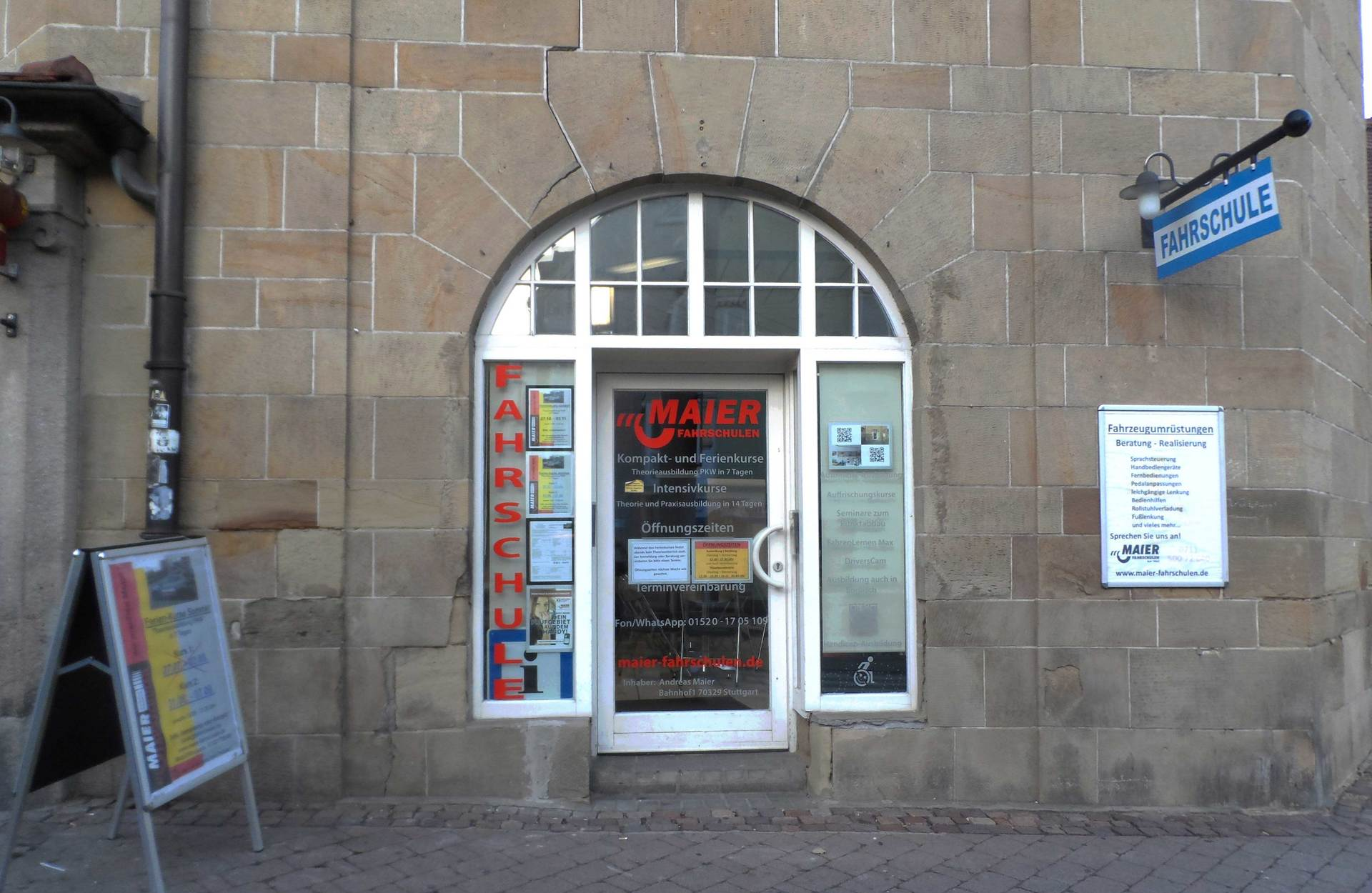 Welcome Welcome to your Driving School in Stuttgart