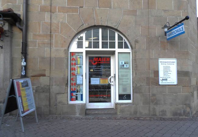 Welcome Welcome to your Driving School in Stuttgart