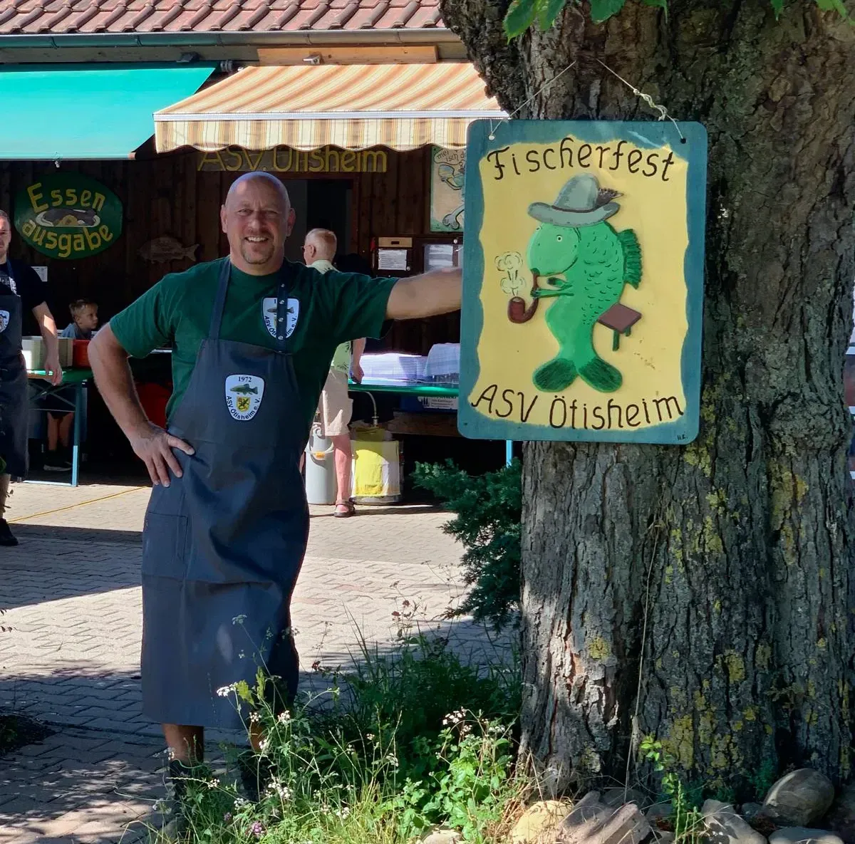 Marcus mit Maskottchen