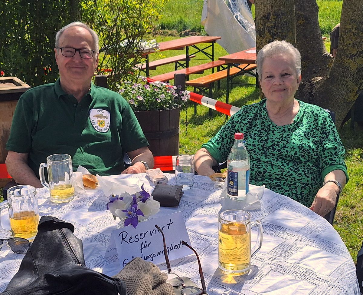 Unser Ehrenmitglied Fritz mit Frau