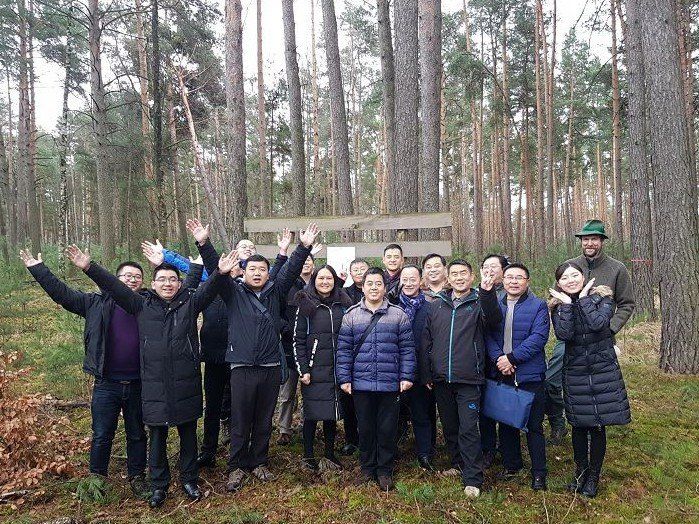 Chinesische Forstleute besuchten am 25. Januar 2018 den Kiefern-Dauerwald Bärenthoren