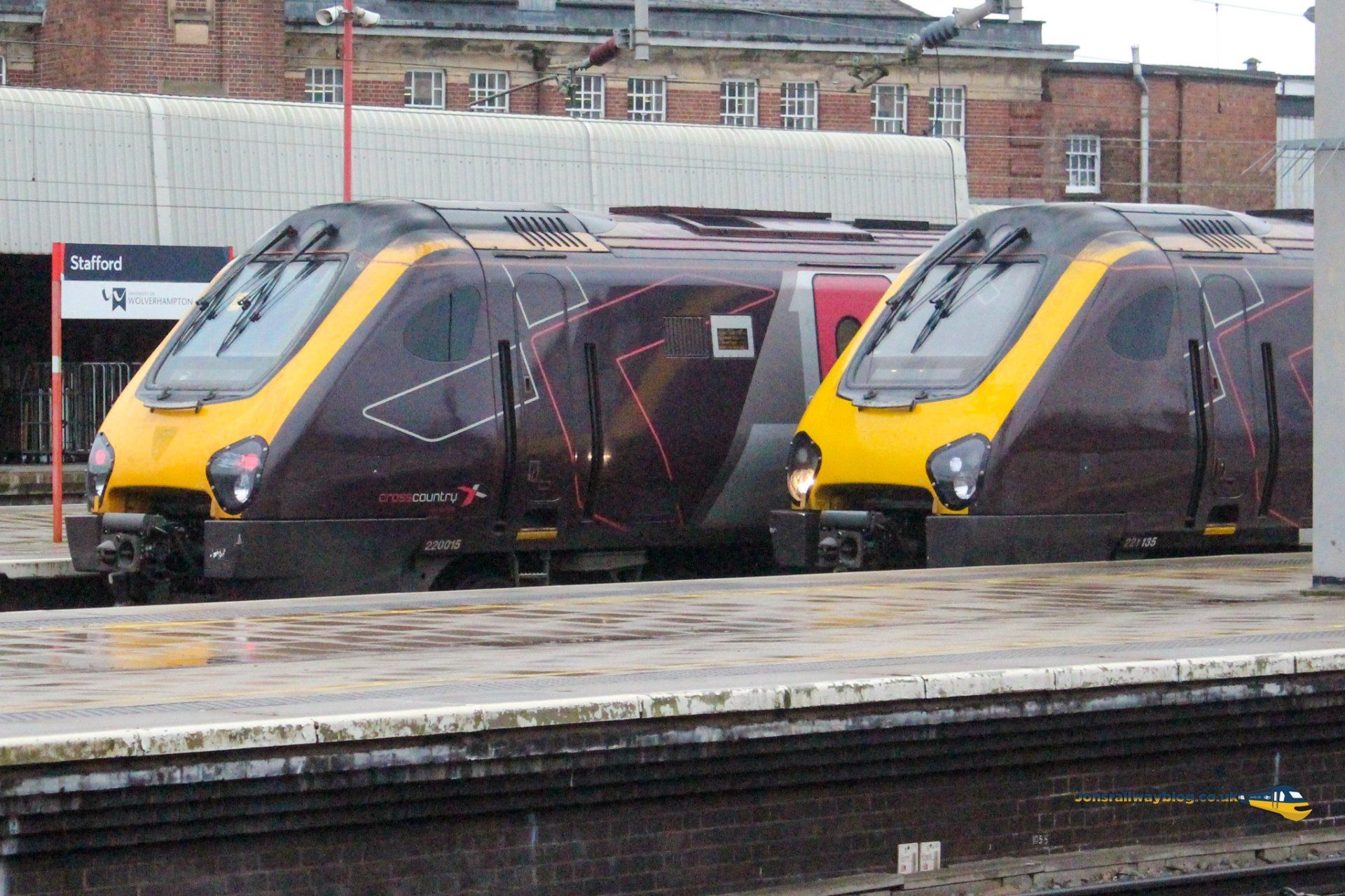 British Rail Class 220015