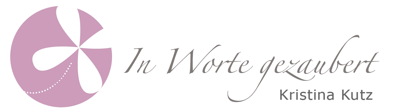 Logo der freien Traurednerin Trauerrednerin Kristina Kutz / In Worte gezaubert / Freie Trauungen Logo In Worte gezaubert. Zwei Unendlichkeitszeichen bilden eine Blume.